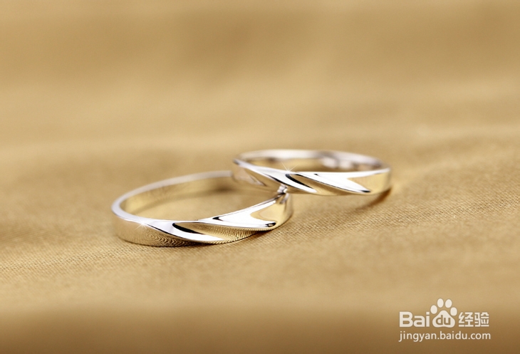 如何快速去除指甲油