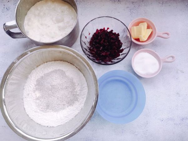 蔓越莓黑芝麻面包