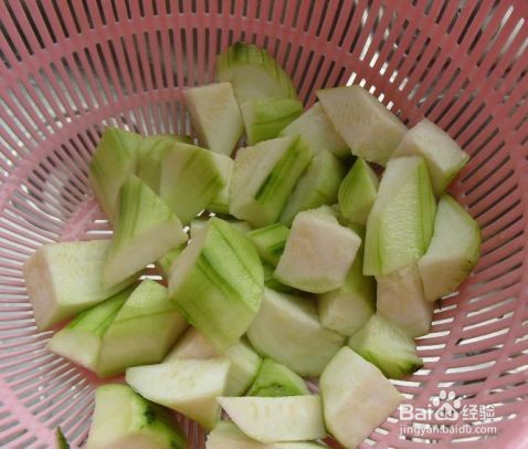 丝瓜青豆鱼丸汤