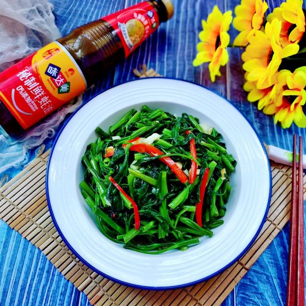 百吃不厌蚝油空心菜