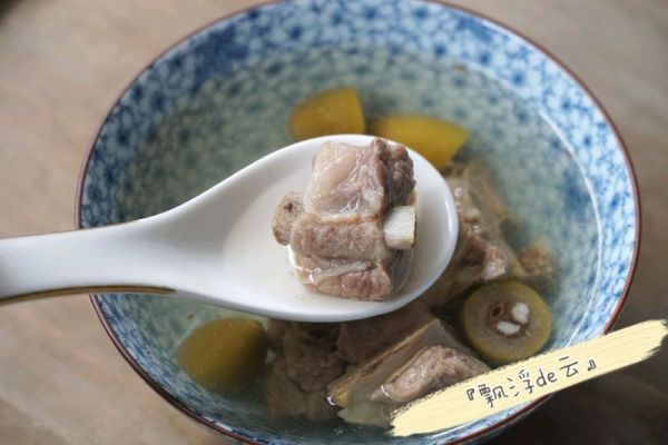 青橄榄石斛排骨汤