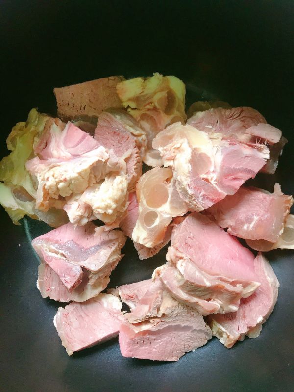 清汤牛肉炖萝卜汤