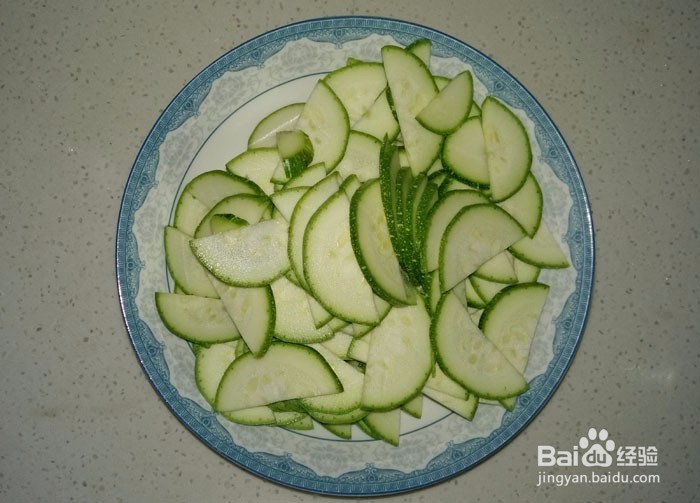 护肤素菜——西葫芦木耳炒鸡蛋