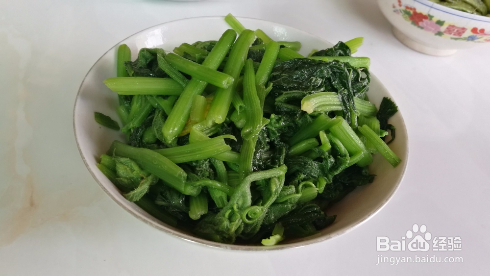 乡村清炒南瓜叶的方法。