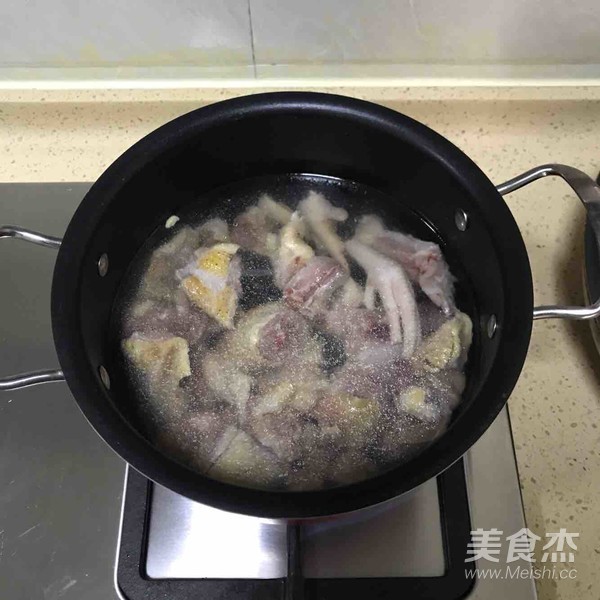 小鸡炖蘑菇的做法