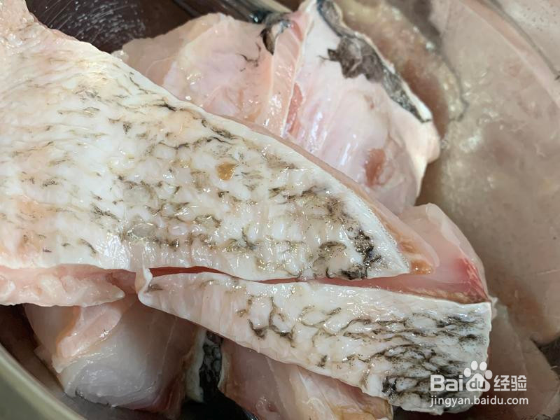 胖头鱼炖豆腐的做法