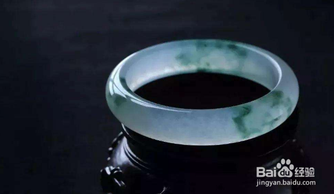 翡翠手镯怎么养才能透