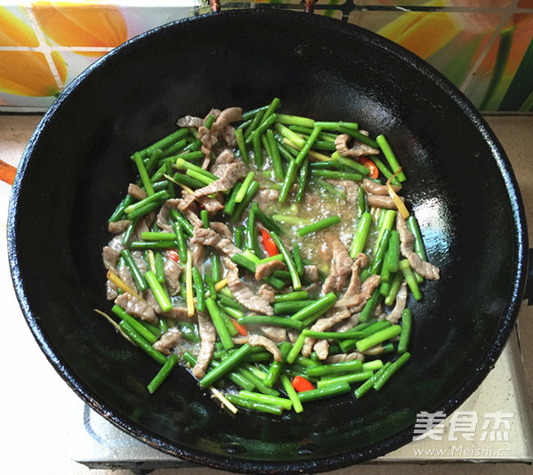 蒜苔炒牛肉的做法