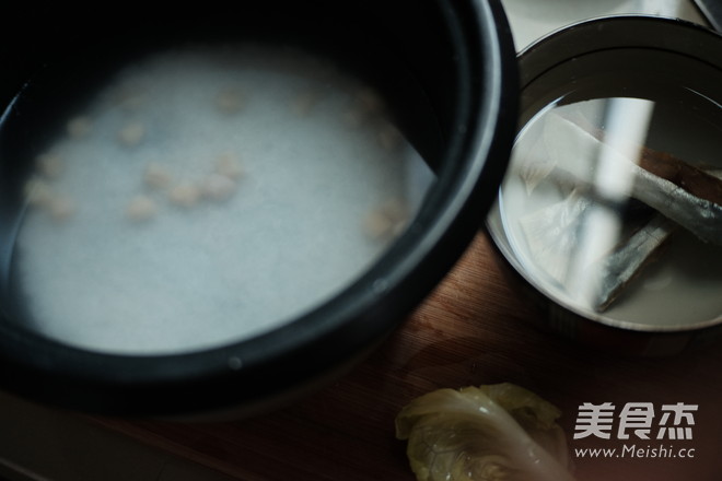 瑶柱金鲳鱼干粥