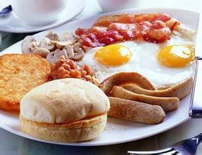 减肥最佳进餐时间