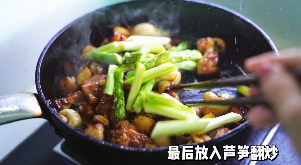 黑胡椒蒜香鲜炒鸡肉