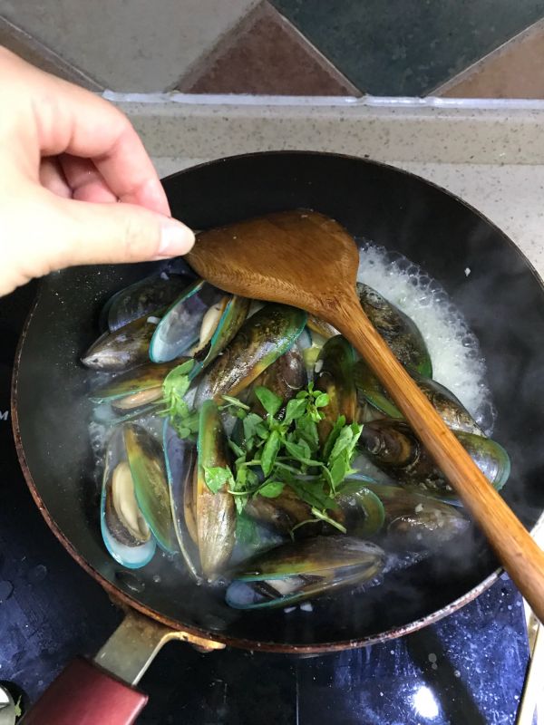 法式白葡萄酒煮青口