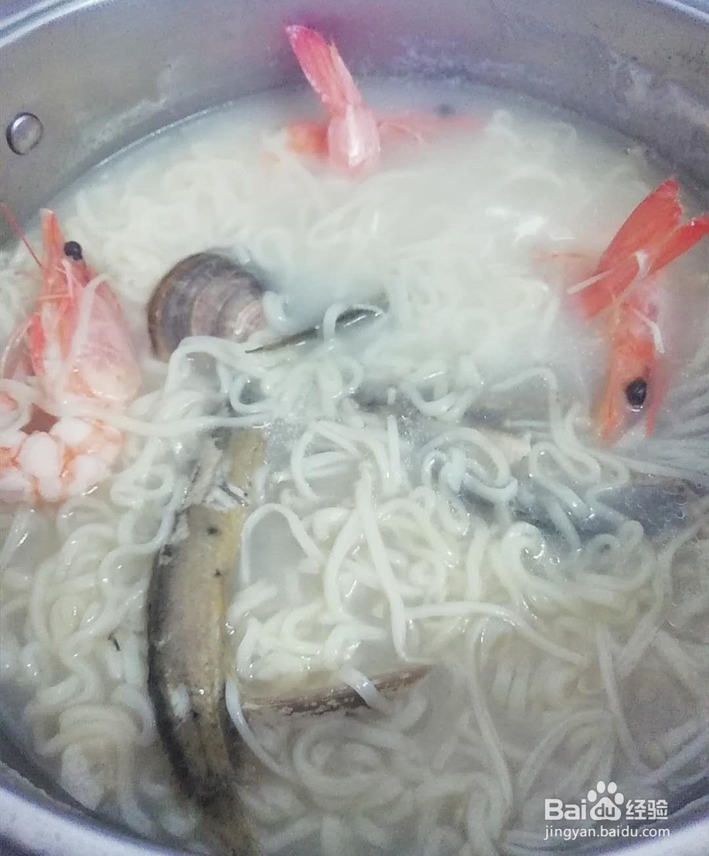 小杨私房菜-泥鳅青娥菌菇虾面