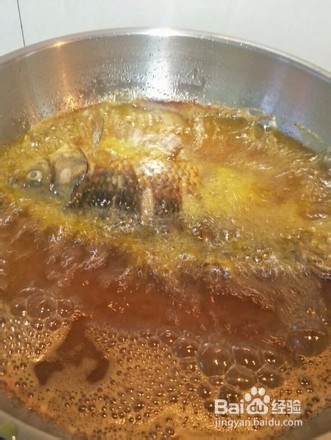红酥鲫鱼的做法