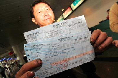 外地人，在上海工作，社保卡属于哪里？是回老家办合算还是继续使用这个