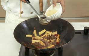 美味的腐竹焖牛腩