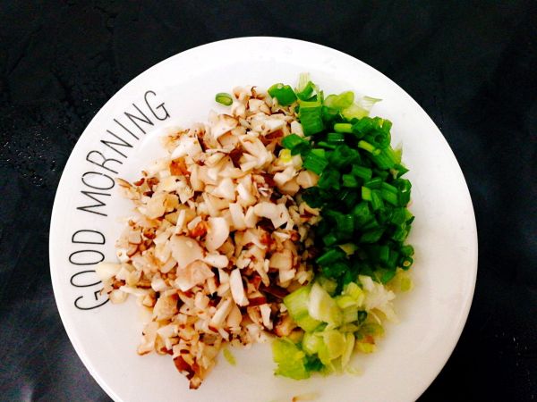 香菇肉末鸡蛋羹+#柏翠辅食节-营养佐餐#