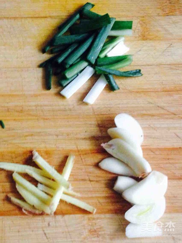 酱肉炒豆干的做法