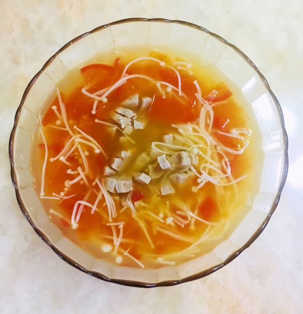 番茄金针菇肉丸汤