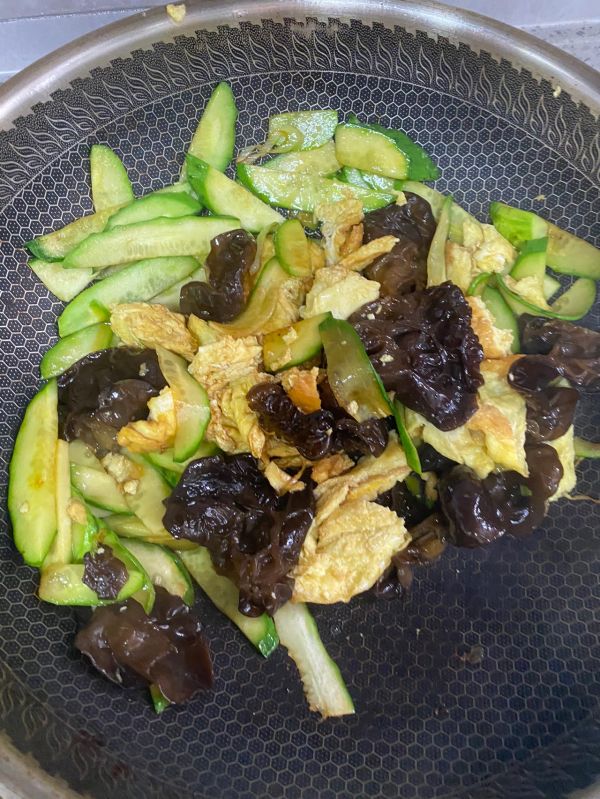 黄瓜木耳炒鸡蛋