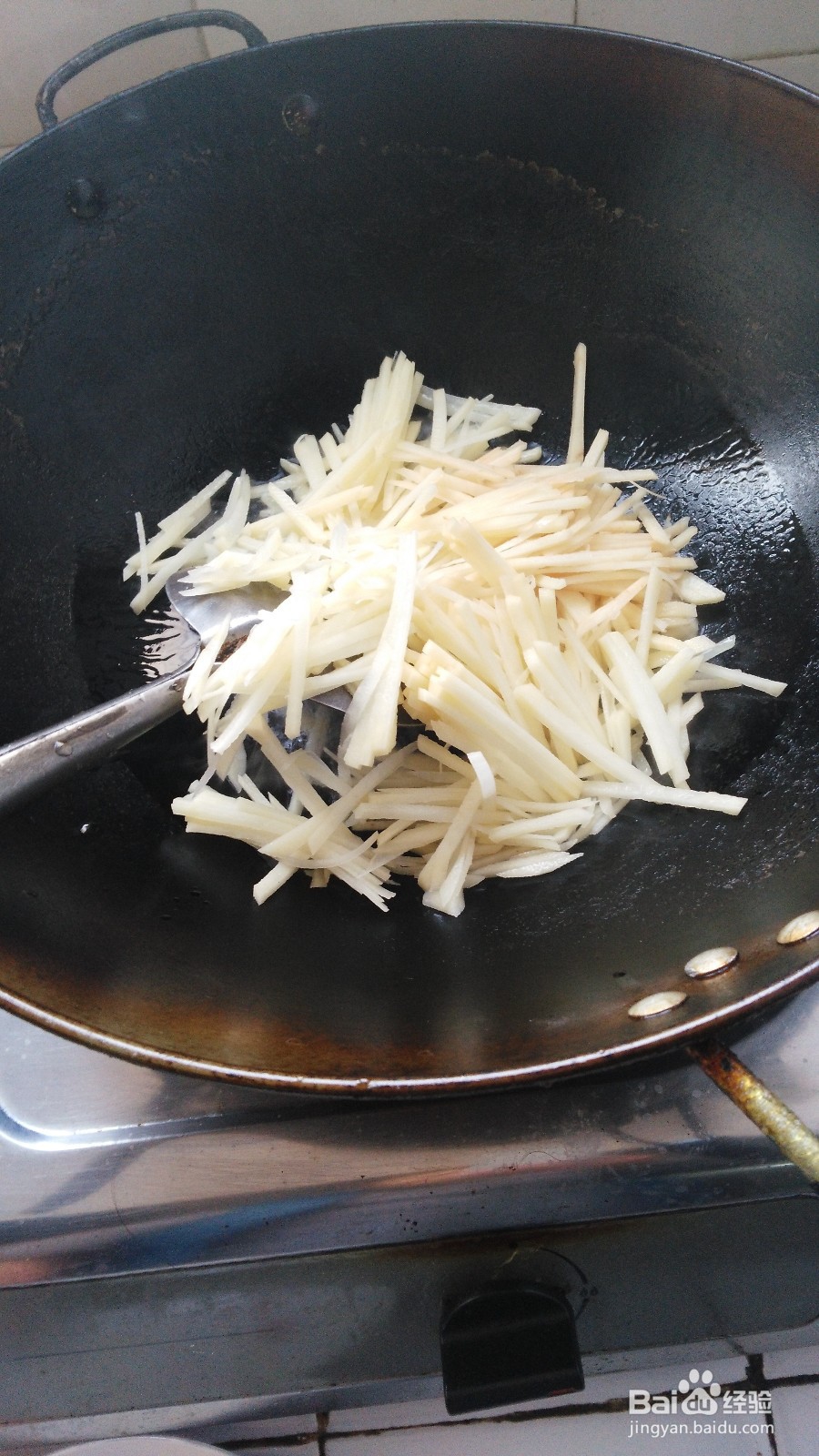 如何炒干煸土豆丝好吃？