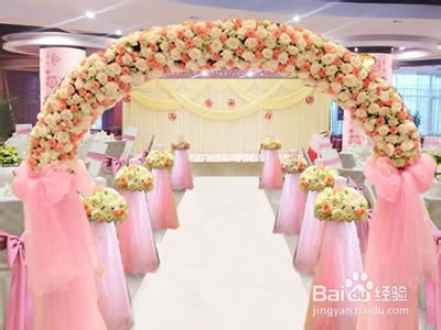 华丽粉红色婚礼现场布置