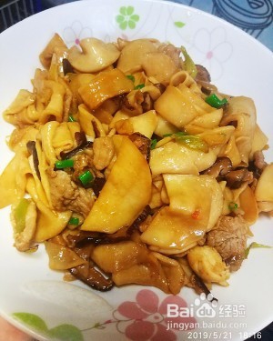 肉片炒杏鲍菇的做法
