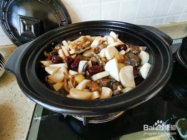 鸡腿菇炖甲鱼煲的制作方法