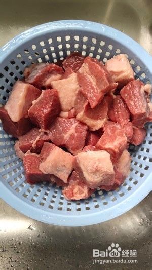 清汤萝卜牛腩