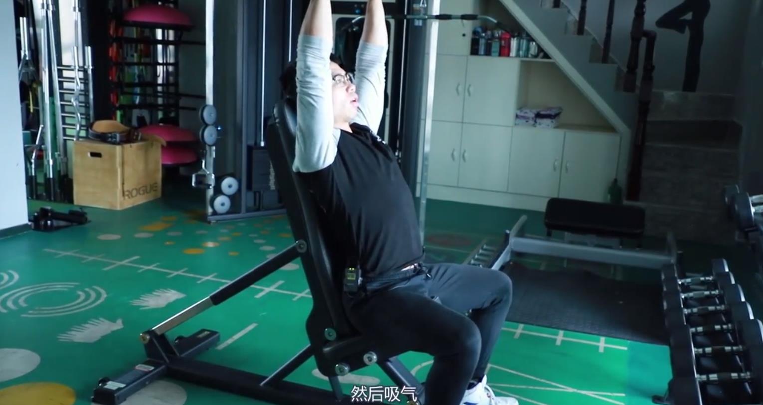 如何锻炼肩部？