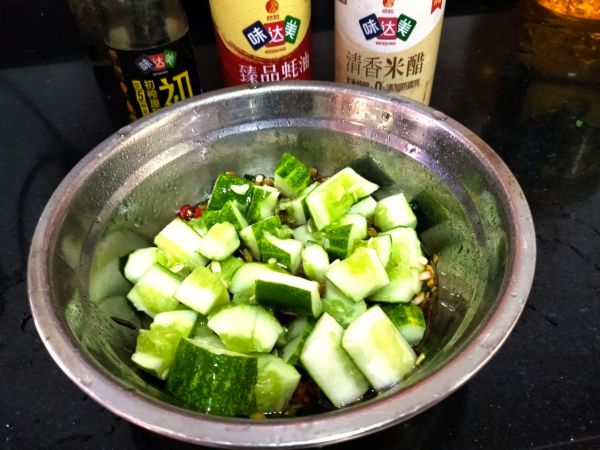 凉拌黄瓜黑木耳