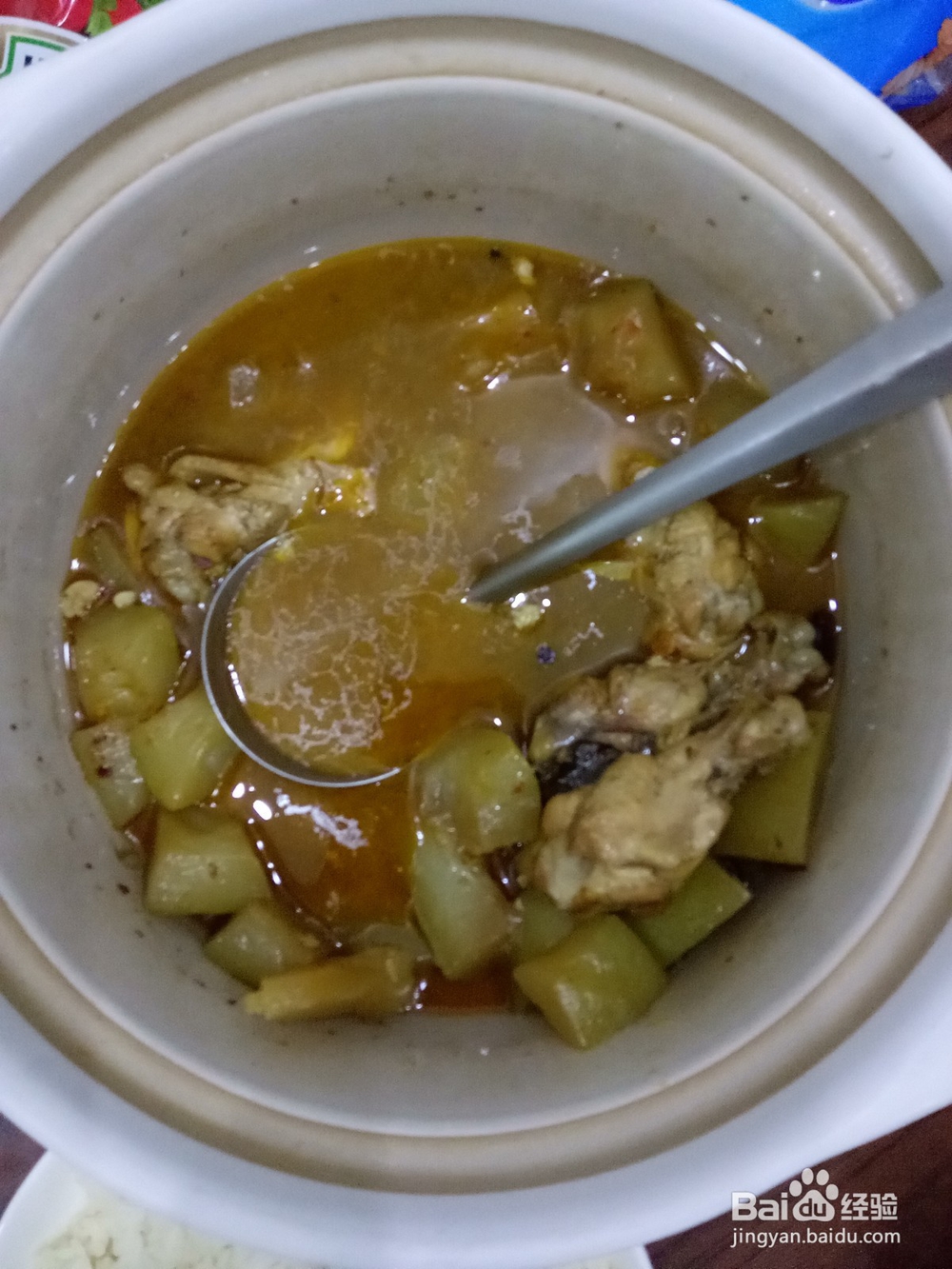 砂锅鸡腿炖葫芦
