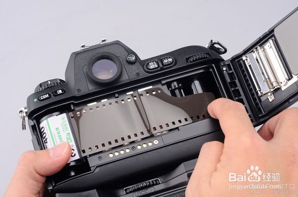 傻瓜相机怎么装胶卷