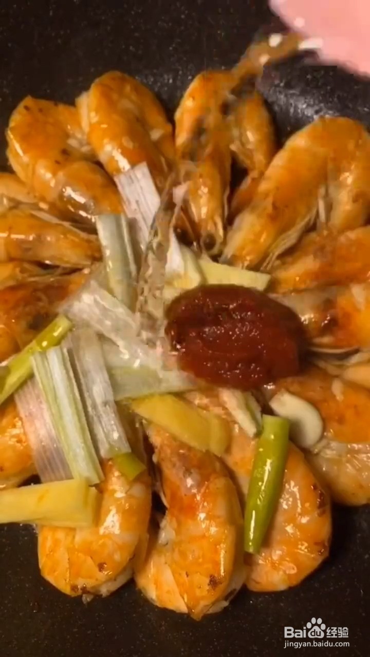 如何自制美味的油焖大虾