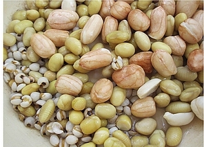 黄豆花生薏米浆