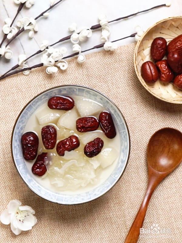 红枣银耳雪梨汤