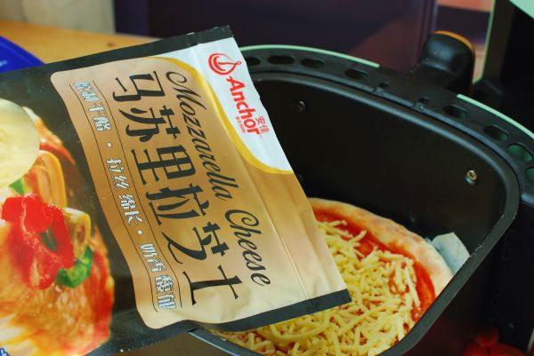 蓝莓水果拉丝披萨