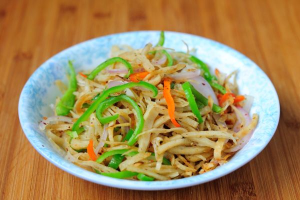 青红椒洋葱孜然炒饼丝