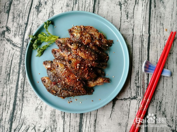 香辣小鲫鱼的做法