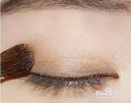 眼影怎么涂好看四招教你快速画眼影!
