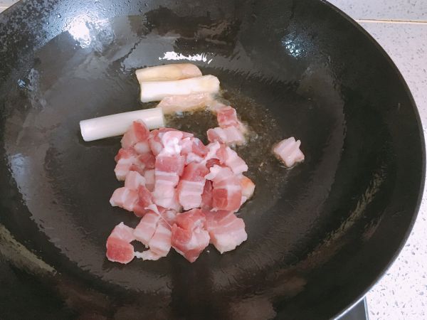 时蔬肉丁煲仔饭