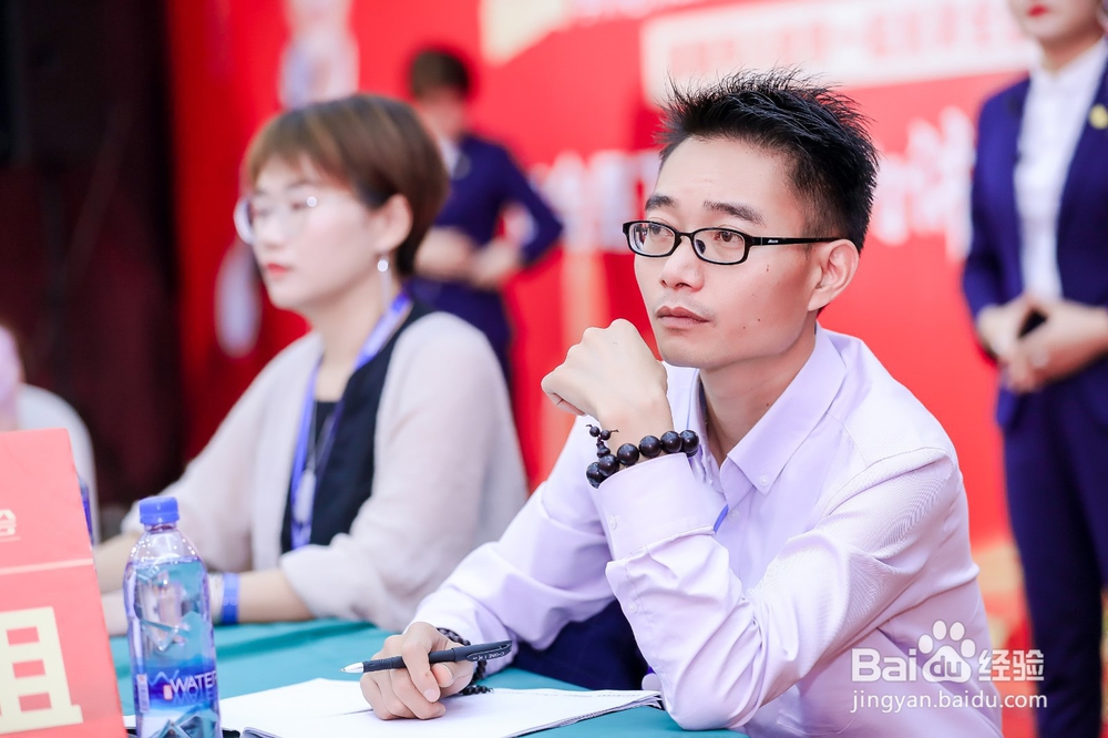 学会这几个小技巧,从此之后再也不惧公众演讲!