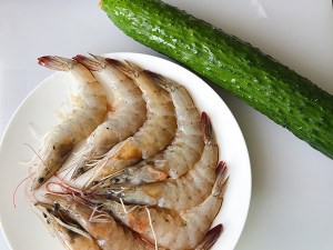 食补养生清爽鲜虾黄瓜盅