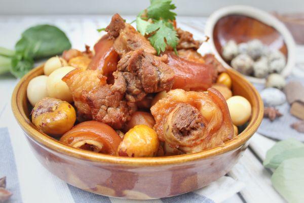 不可辜负的秘制烧猪手