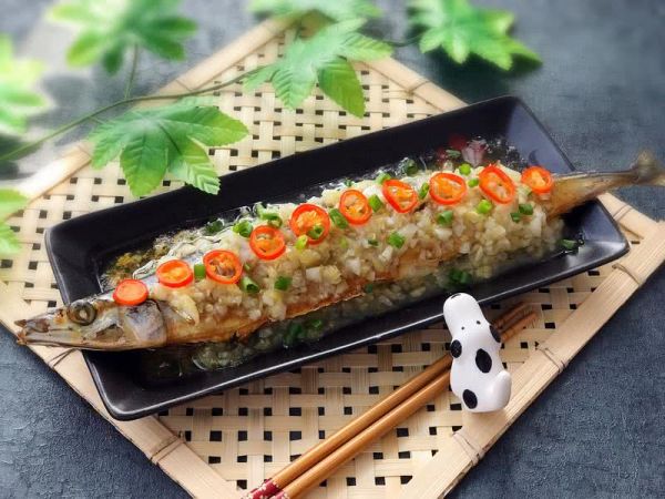 野山椒末蒸秋刀鱼