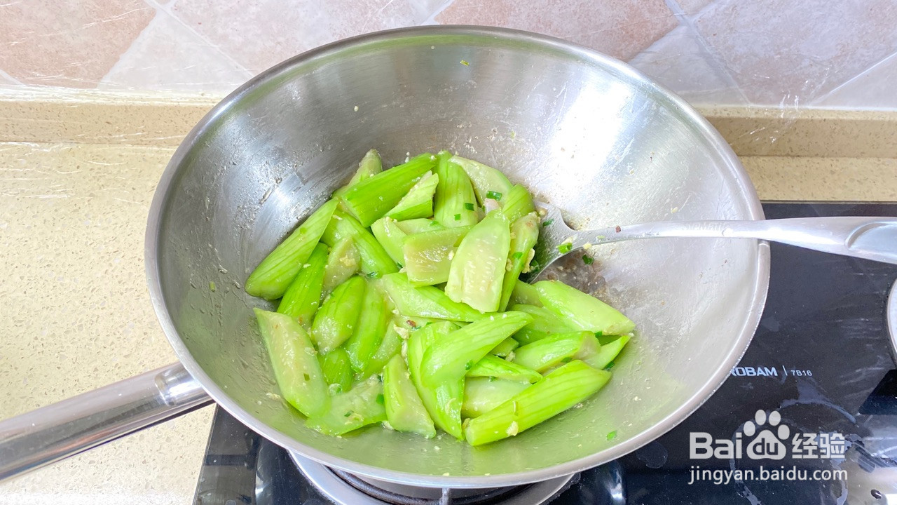 丝瓜炒鸡蛋虾仁的做法