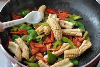 鲜美营养：小炒鱿鱼