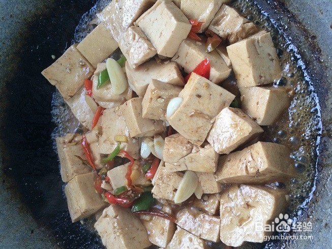 鲜椒蒜瓣炖豆腐