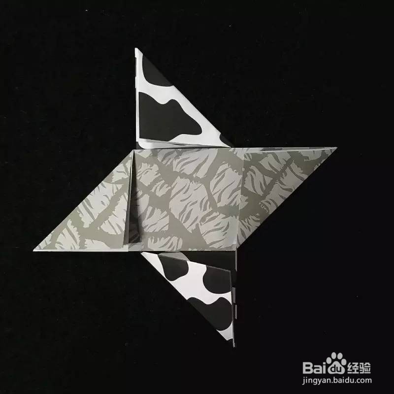 纸陀螺怎么折转的久