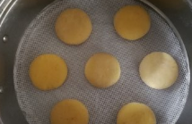 南瓜花样脂油饼的做法步骤